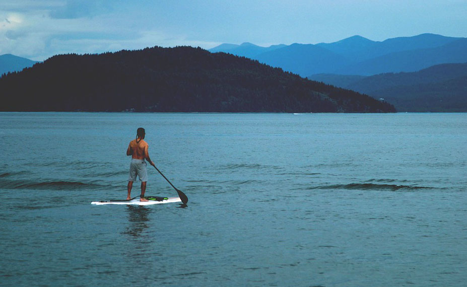 Stand up paddleboards at Boone Lake